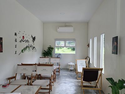 Minimalist decor with green plants in a gym